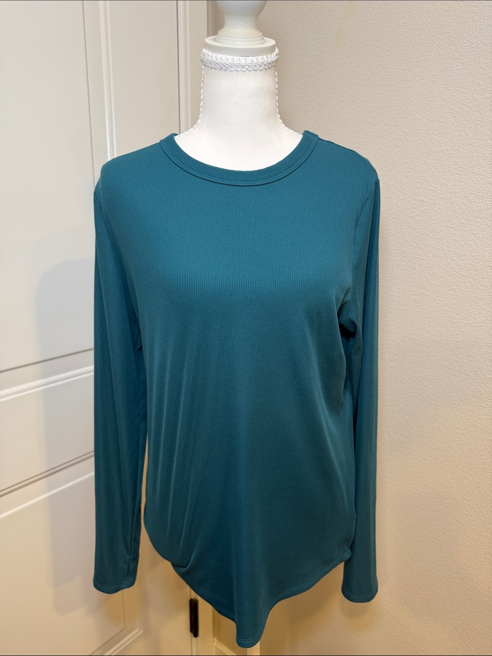 Long-Sleeve Crewneck Top in Deep Teal